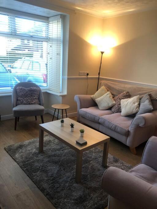 29 Comfort House 2 Bedroom Townhouse With Parking Scunthorpe Eksteriør billede